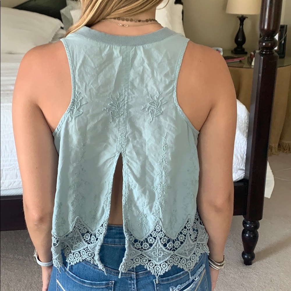 Light hunter green embroidered tank top